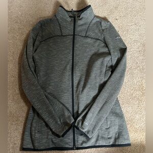 🇨🇦columbia grey striped zip up sweater